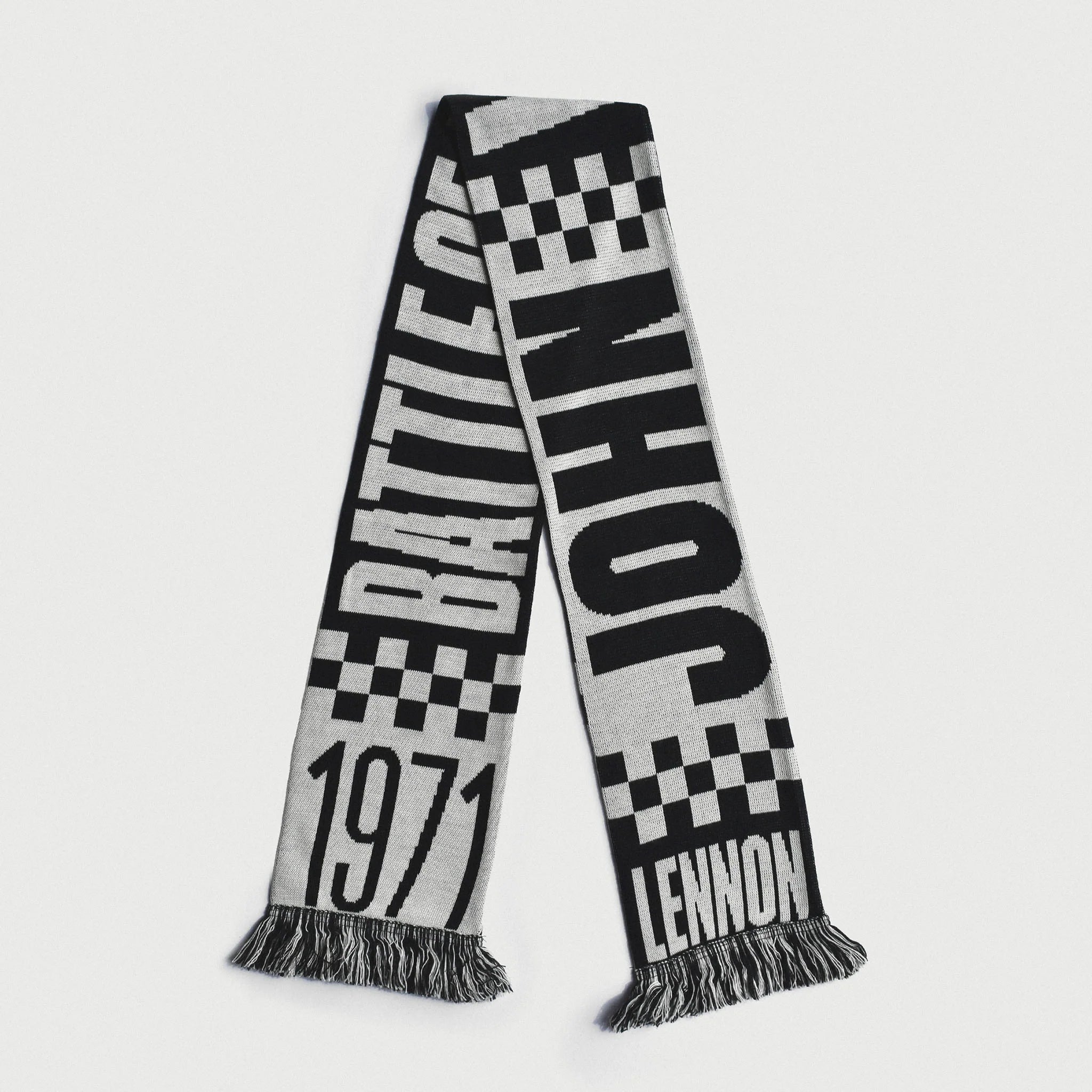 Dorothy_0261c_-_Half_and_Half_Scarves_-_The_Battle_of_The_Beatles_-_John_-_Website_2048x_92f48840-3d4c-445c-8699-cf5ab4c27144