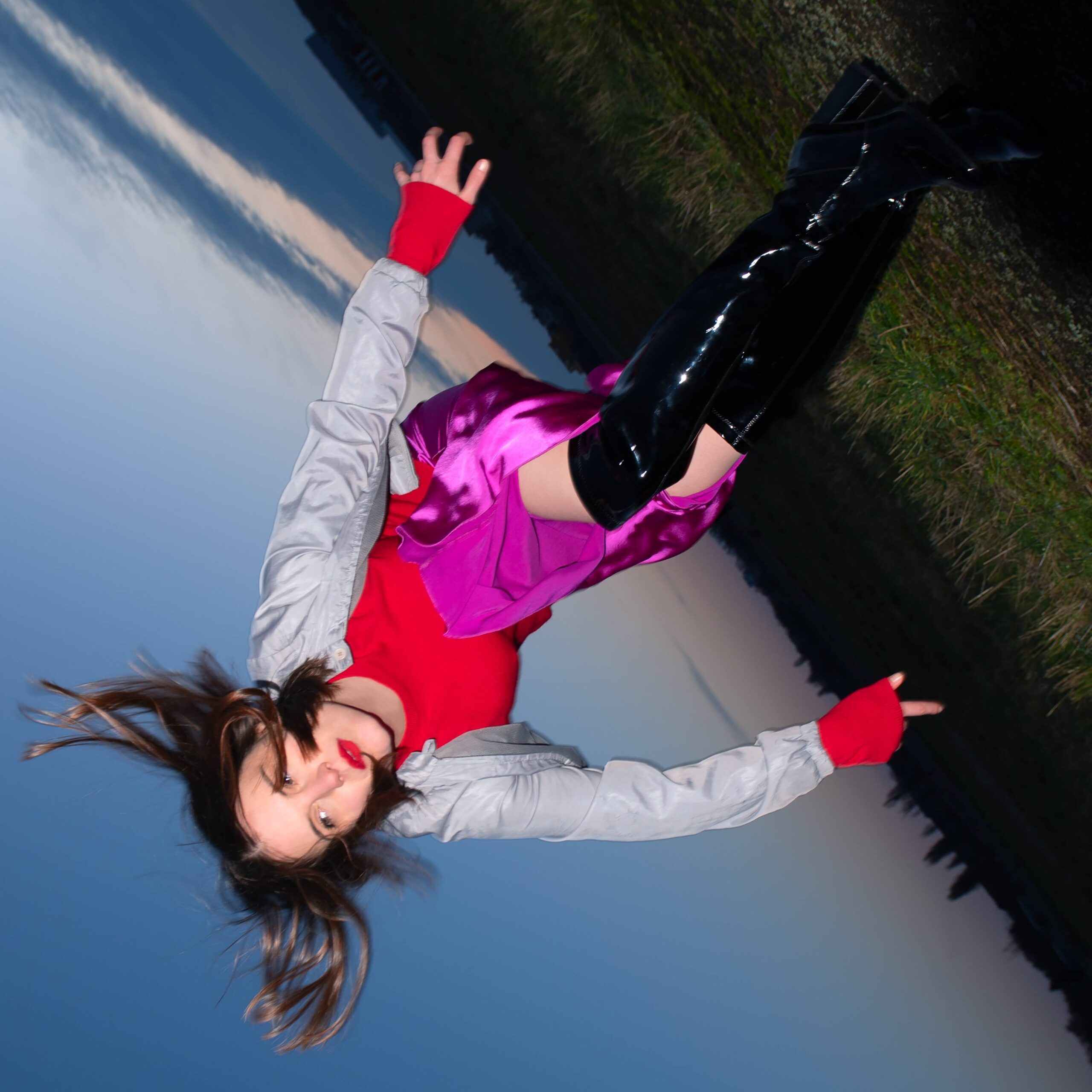 SOPHIA_KENNEDY_-_SQUEEZE_ME_-_PACKSHOT_b3ed4373_thumbnail_4096